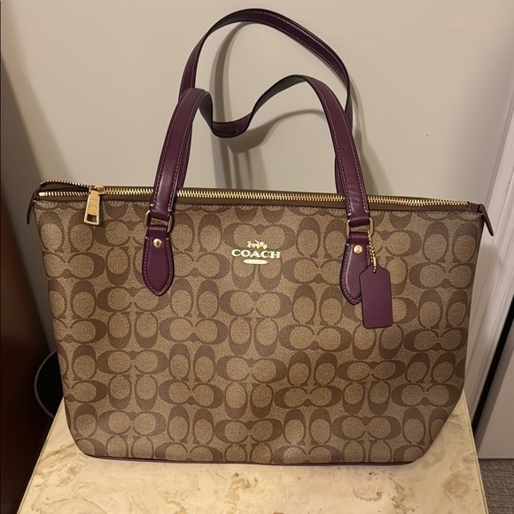 Coach tote - Picture 1 of 5